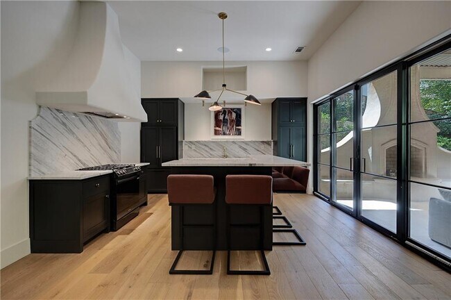 Building Photo - 3570 Knollwood Dr NW