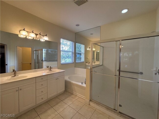 Building Photo - 9947 Colonial Walk N