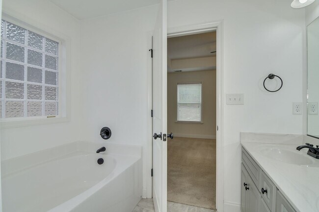 Building Photo - Ranch House in North Augusta