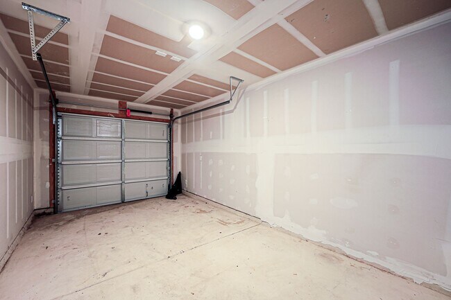 Building Photo - 3 BR/2BA | Single Family Home | In San Antonio!