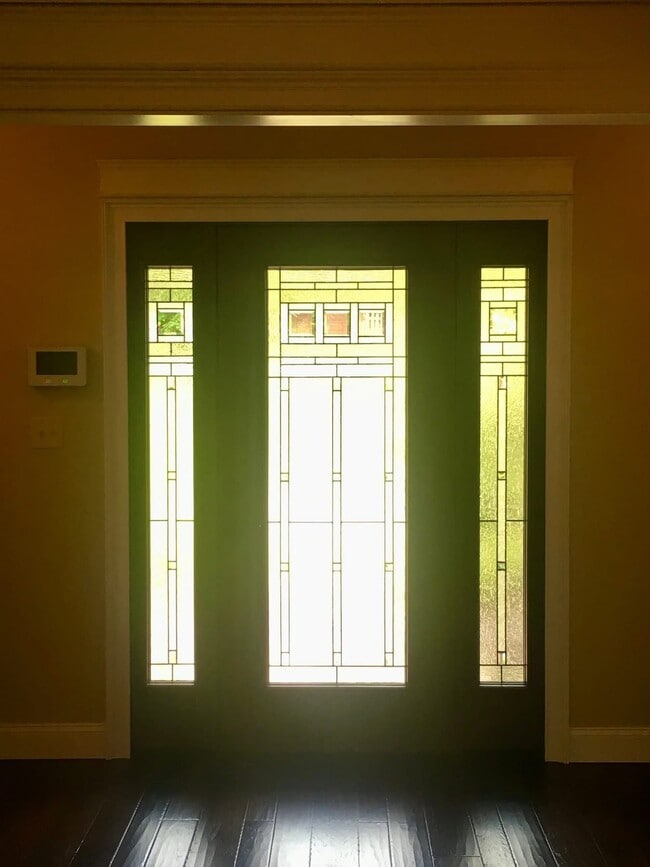 Building Photo - 122 Deer View Cir