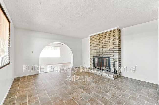 Building Photo - 2604 W Ellis Dr
