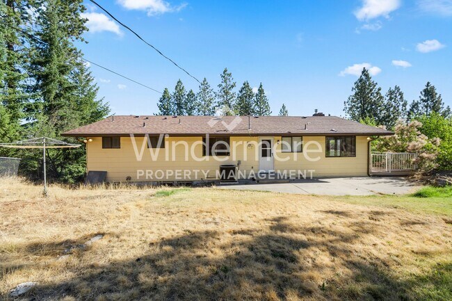 Building Photo - 3+ Bedroom, 3 Bath Available in quiet Spokane Valley