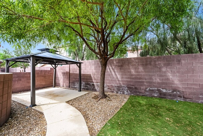 Building Photo - 9989 Panguitch Lake Ct