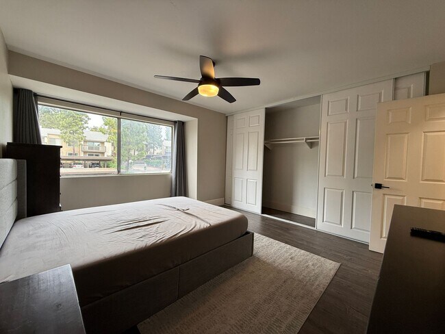 Building Photo - Recently Remodeled Condo in Villa La Jolla...