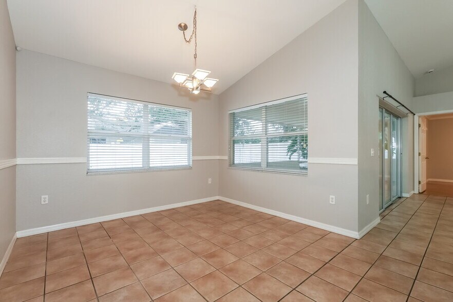 Building Photo - 2607 Pine Valley Dr