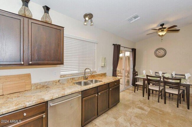 Building Photo - 3332 N Sunaire