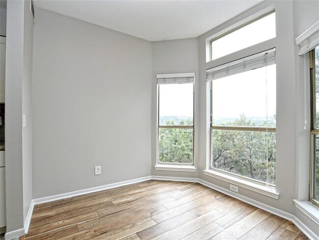 Building Photo - 6000 Shepherd Mountain Cove