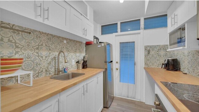 Building Photo - 1400 Pennsylvania Ave