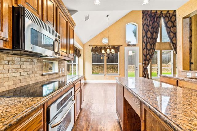 Building Photo - 4205 Lansbury Dr