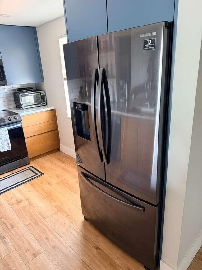 Building Photo - 301 SE 3rd St