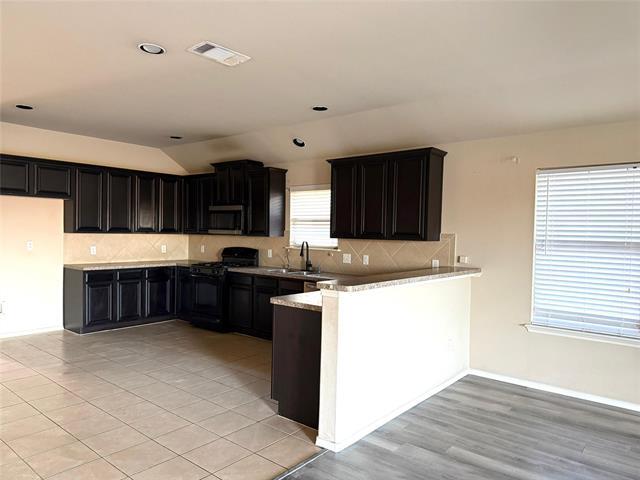 Building Photo - 1001 Golden Bear Ln