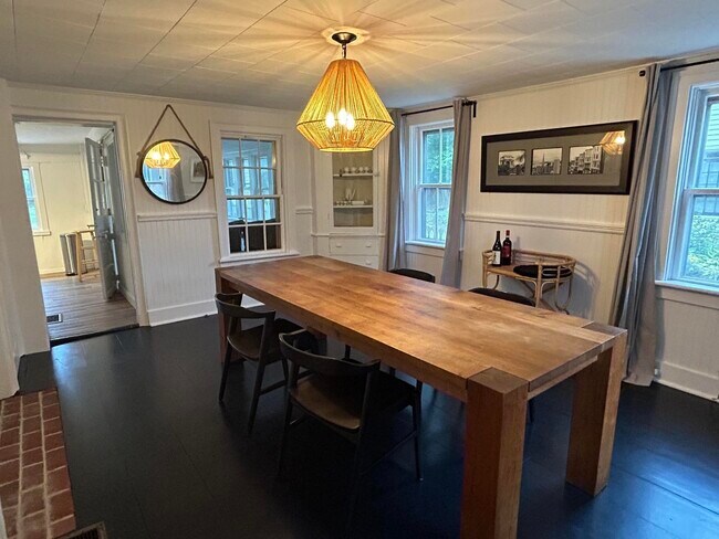 Building Photo - 42 Piscataqua St