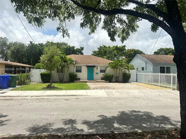 Building Photo - 4718 NW 15th Ave