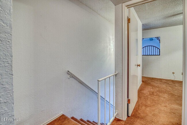 Building Photo - 6201 Escondido Dr