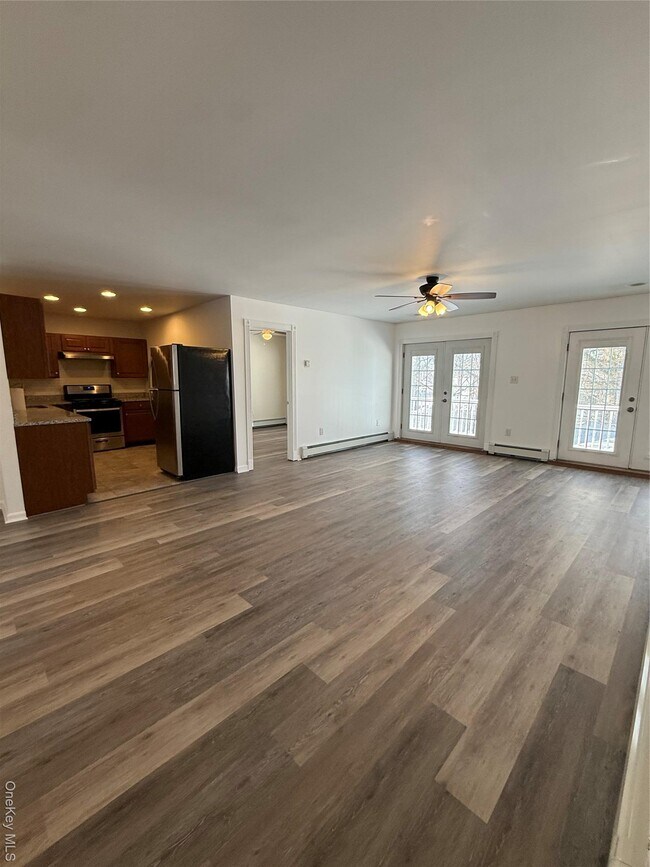 Building Photo - 24 St James Pl