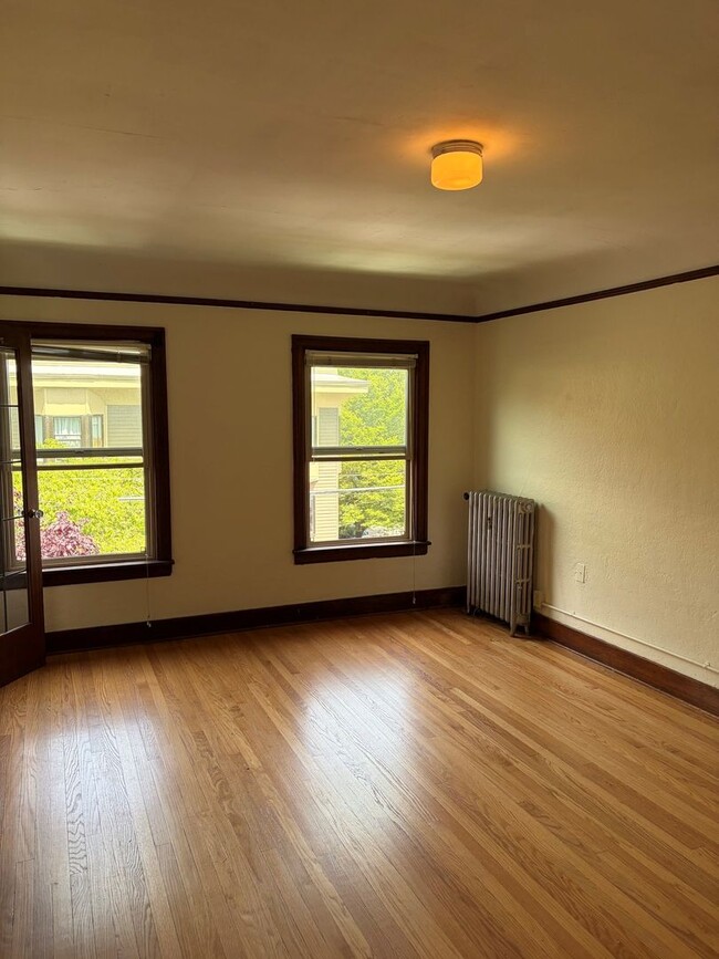 Interior Photo - Republican