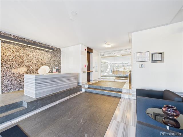 Building Photo - 3100 E Cherry Creek S Dr