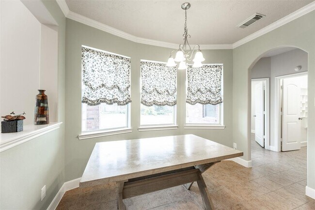 Building Photo - 28506 Woodlark Dr