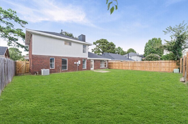 Building Photo - 17527 Hamilwood Dr