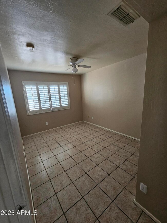 Building Photo - 2571 W Marconi Ave
