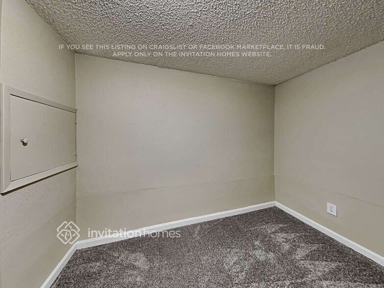 Building Photo - 16372 E Brown Dr