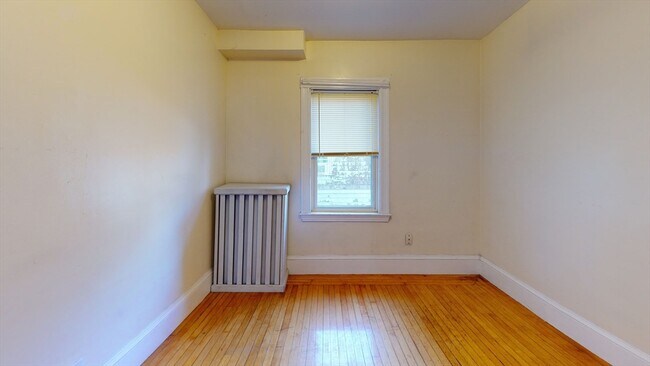 Building Photo - 47 Fairbanks St