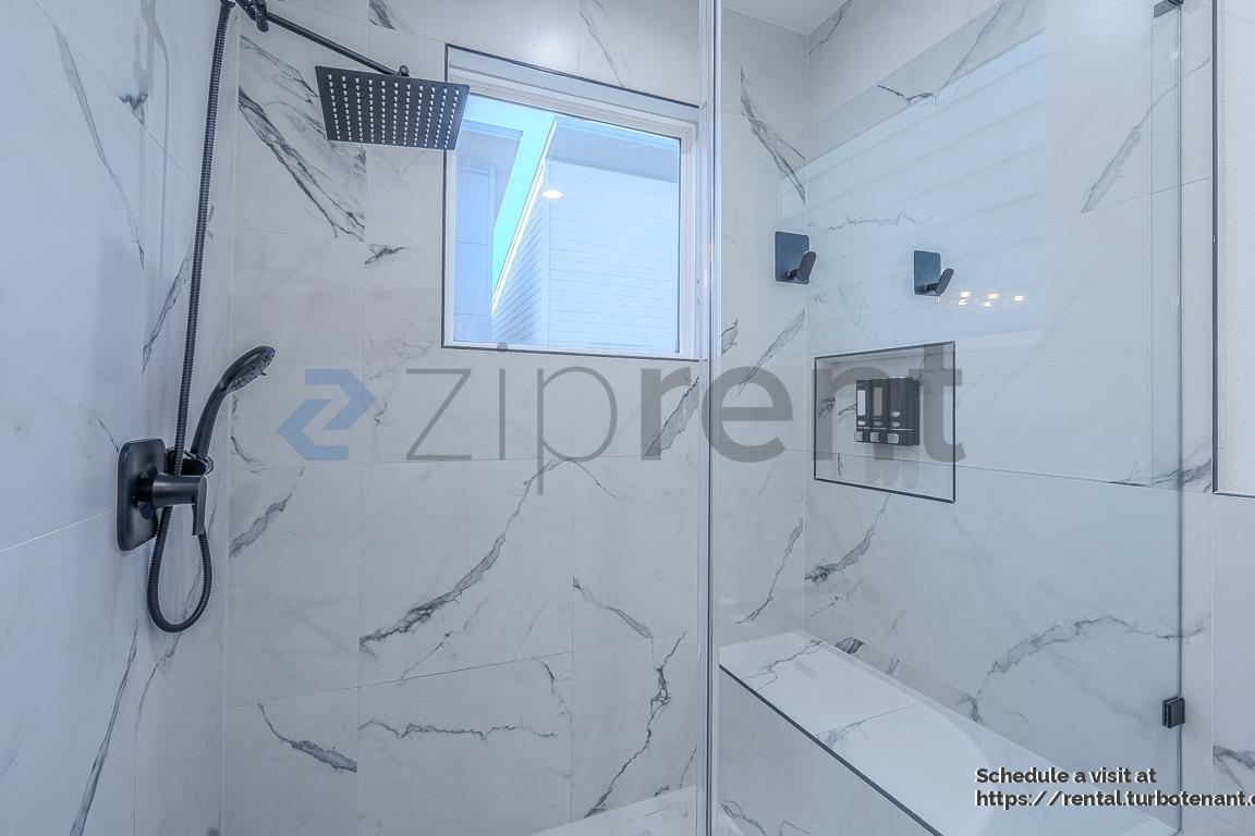 Building Photo - 2852 Cline St