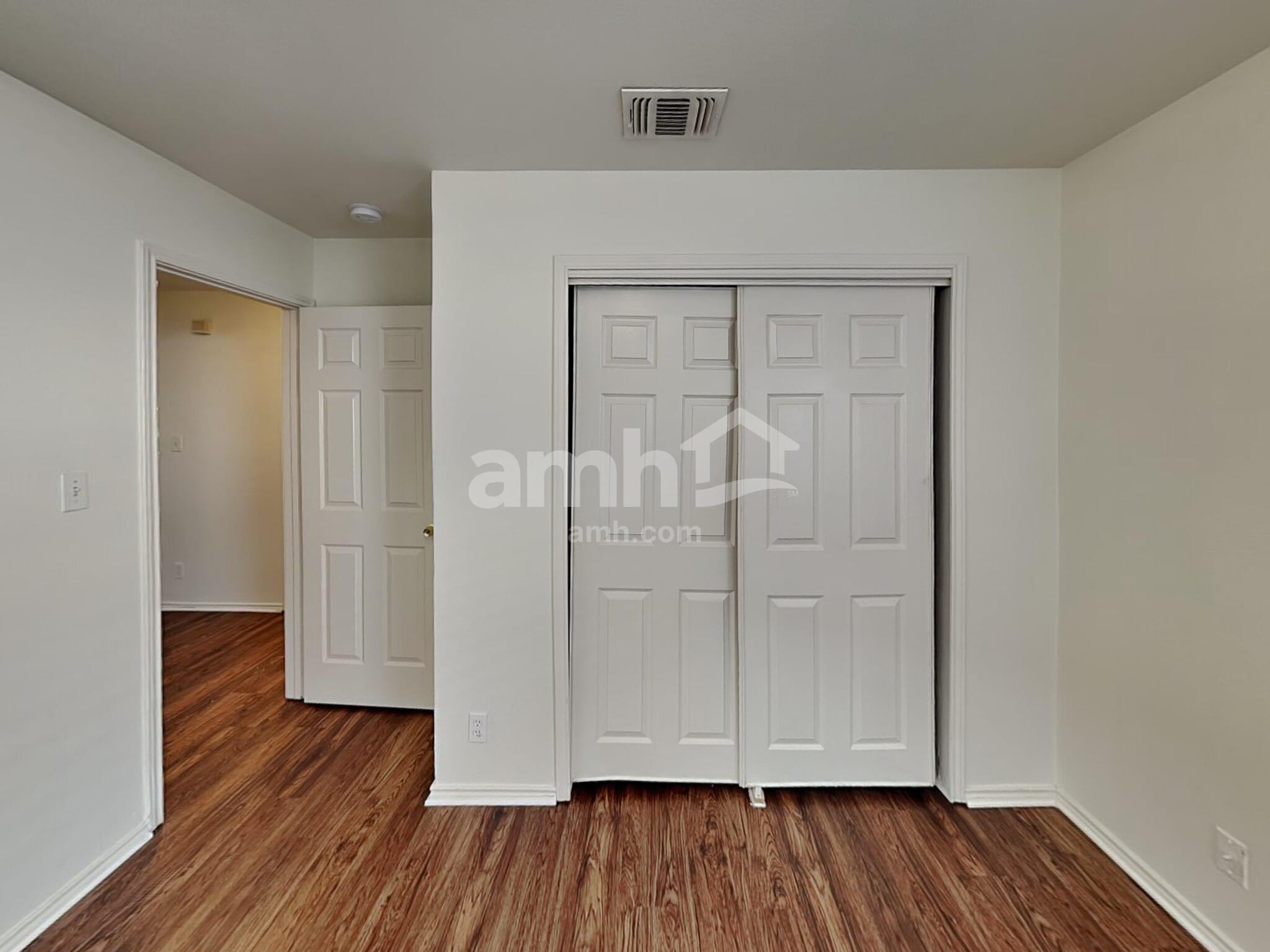 Building Photo - 6918 Shelbyville Ct