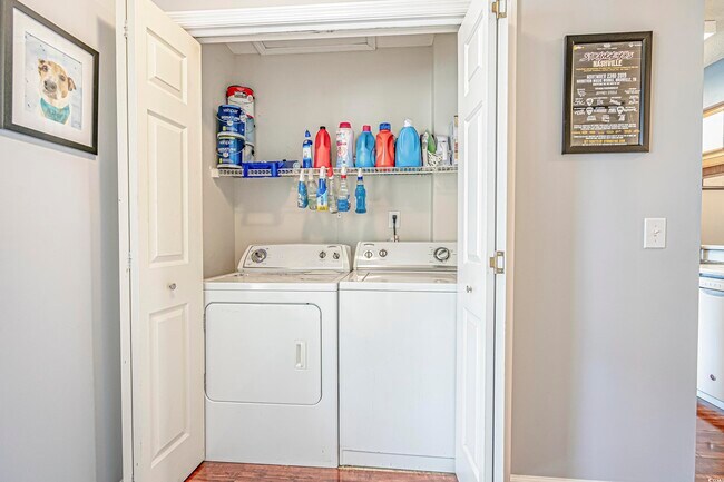 Building Photo - 4930 Windsor Green Way