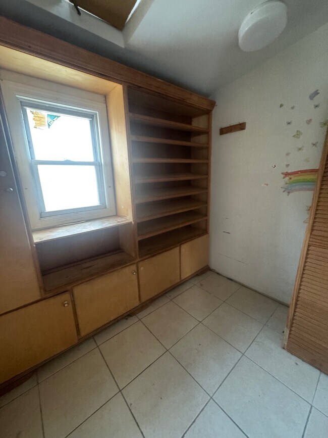 Building Photo - 1870 Harrison Ave