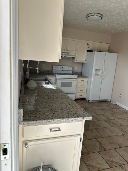 Building Photo - 3320 Pittman Creek Ct