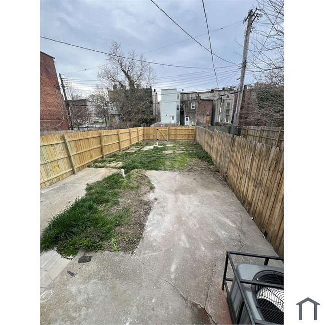 Building Photo - 1706 McCulloh St