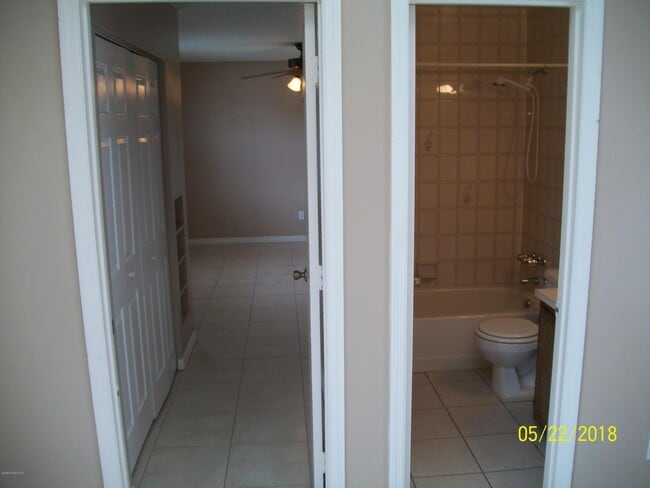 Building Photo - 4910 Greenhill St