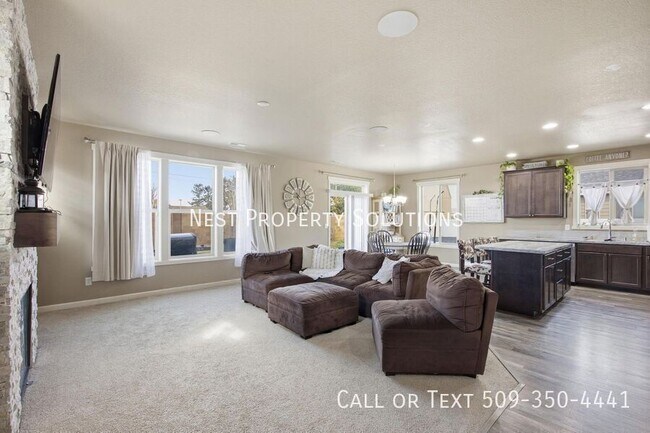 Building Photo - 1111 Hilltop Ave NE