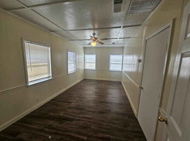 Building Photo - 12731 Wanda Way