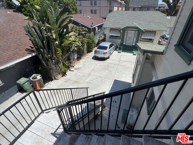 Building Photo - 1828 S Gramercy Pl