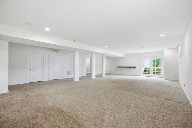 Building Photo - 24267 Purple Finch Dr
