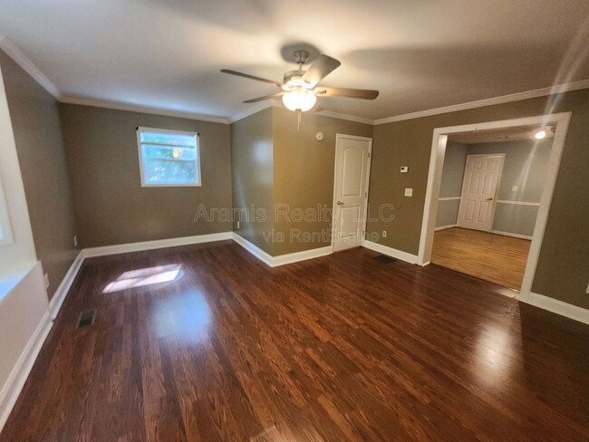 Building Photo - 3856 Cindy Dr
