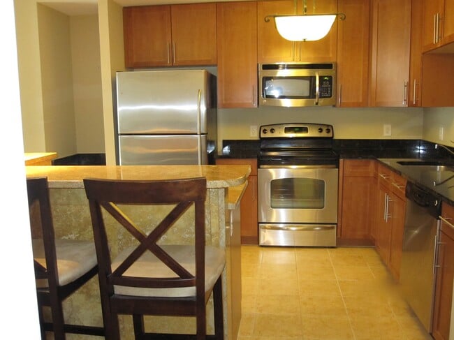 Building Photo - 155 Potomac Psge