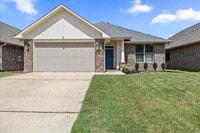 Building Photo - 3 bedroom 2 bathroom- GREAT Location in Pace!