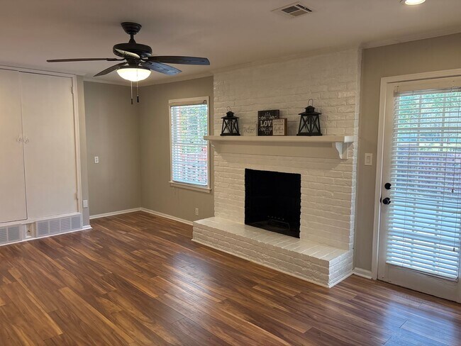 Building Photo - Great Home!