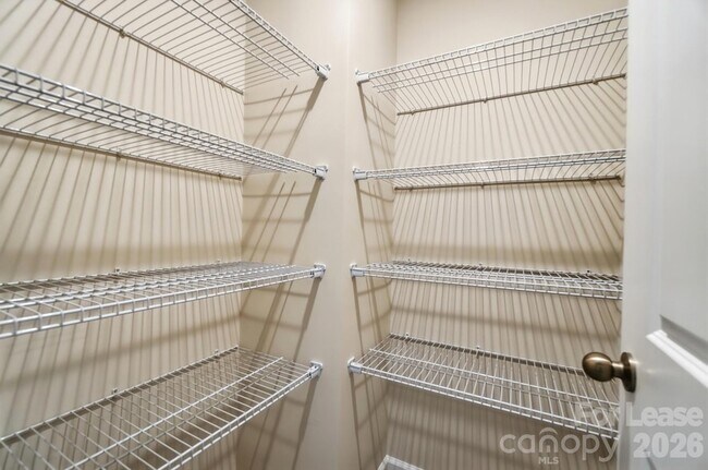 Building Photo - 14862 Tamarack Drive