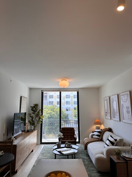 Building Photo - 2535 NE 182nd St