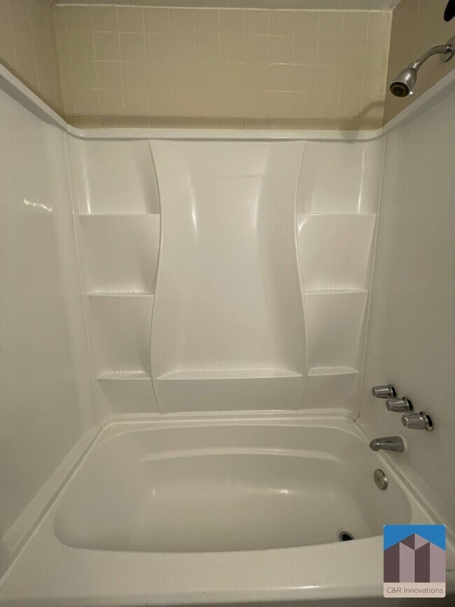 Building Photo - 1086 Riva Ridge Dr