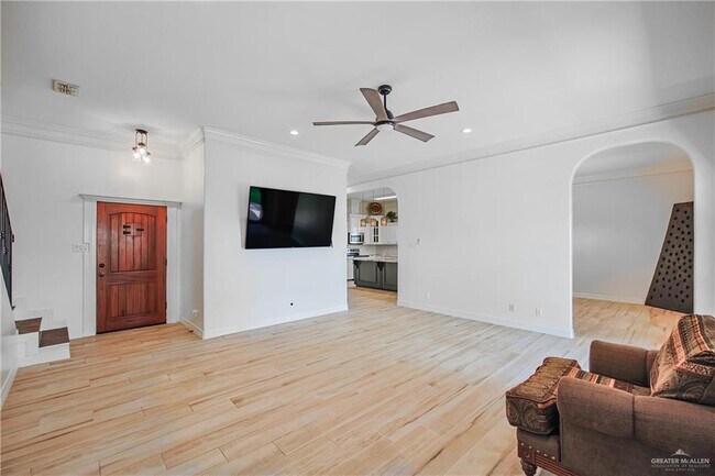 Building Photo - 20 South Dr