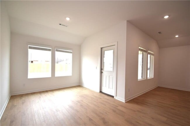 Building Photo - 517 Colorado St