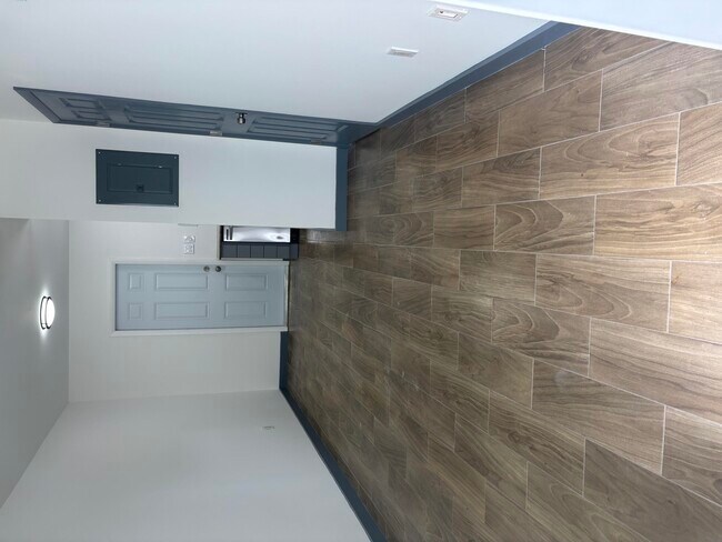 Building Photo - 2919 Broadway