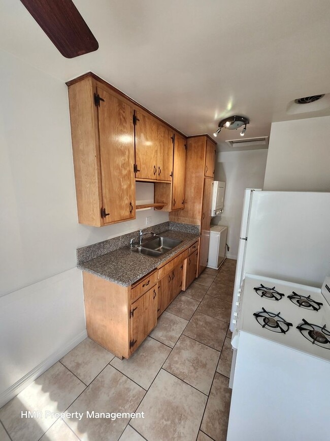 Building Photo - Beautilful 1-bedroom Upstairs Apartment in Pomona