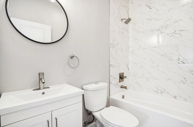 Building Photo - 2018 Rembrandt St